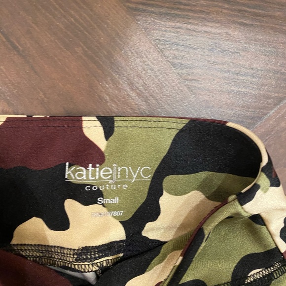 Girls camo leggings - Picture 2 of 2